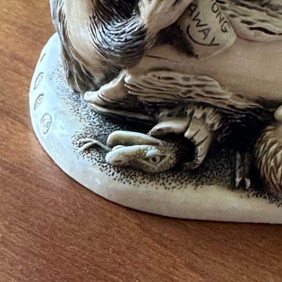 Harmony Kingdom Figurine Box - Made in England - Picture 3 of 16